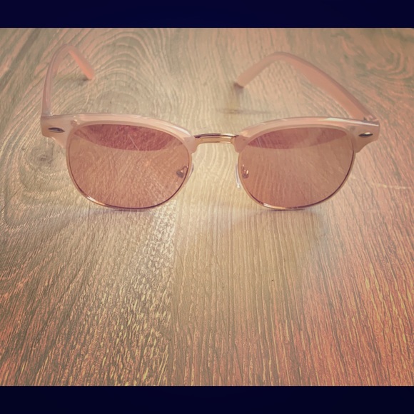 Accessories - Sunglasses